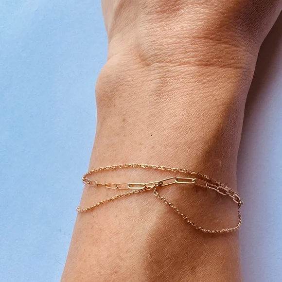 Catbird x The Met Spun Gold Bracelet 14k yellow gold - Picture 4 of 10